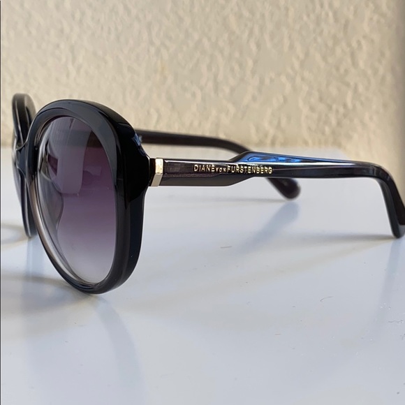 DVF Sunglasses - Picture 2 of 9